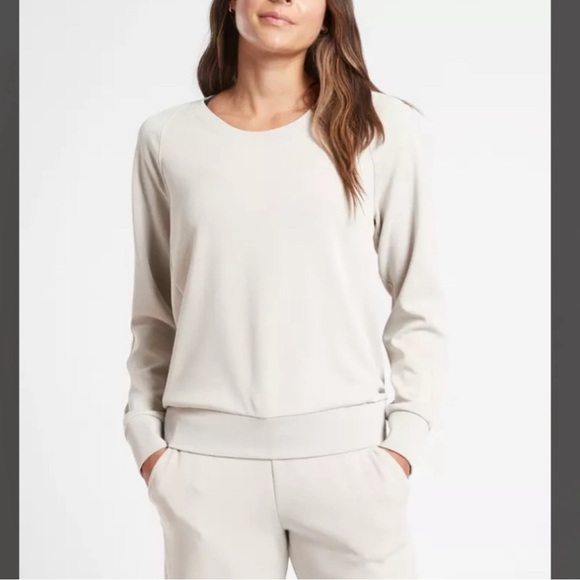 Seasoft Scoop-Neck Sweatshirt Top - Picture 8 of 9